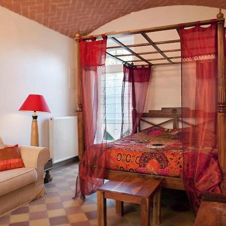 La Bretauche Apartment Checy Bagian luar foto