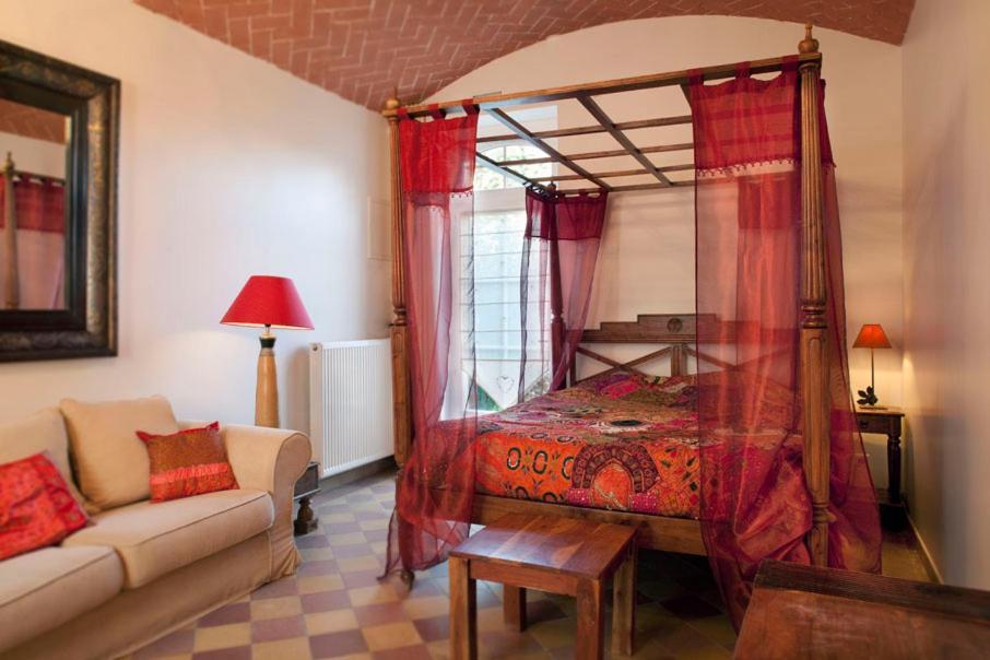 La Bretauche Apartment Checy Bagian luar foto