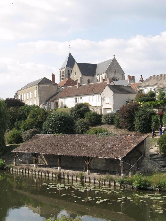 La Bretauche Apartment Checy Bagian luar foto
