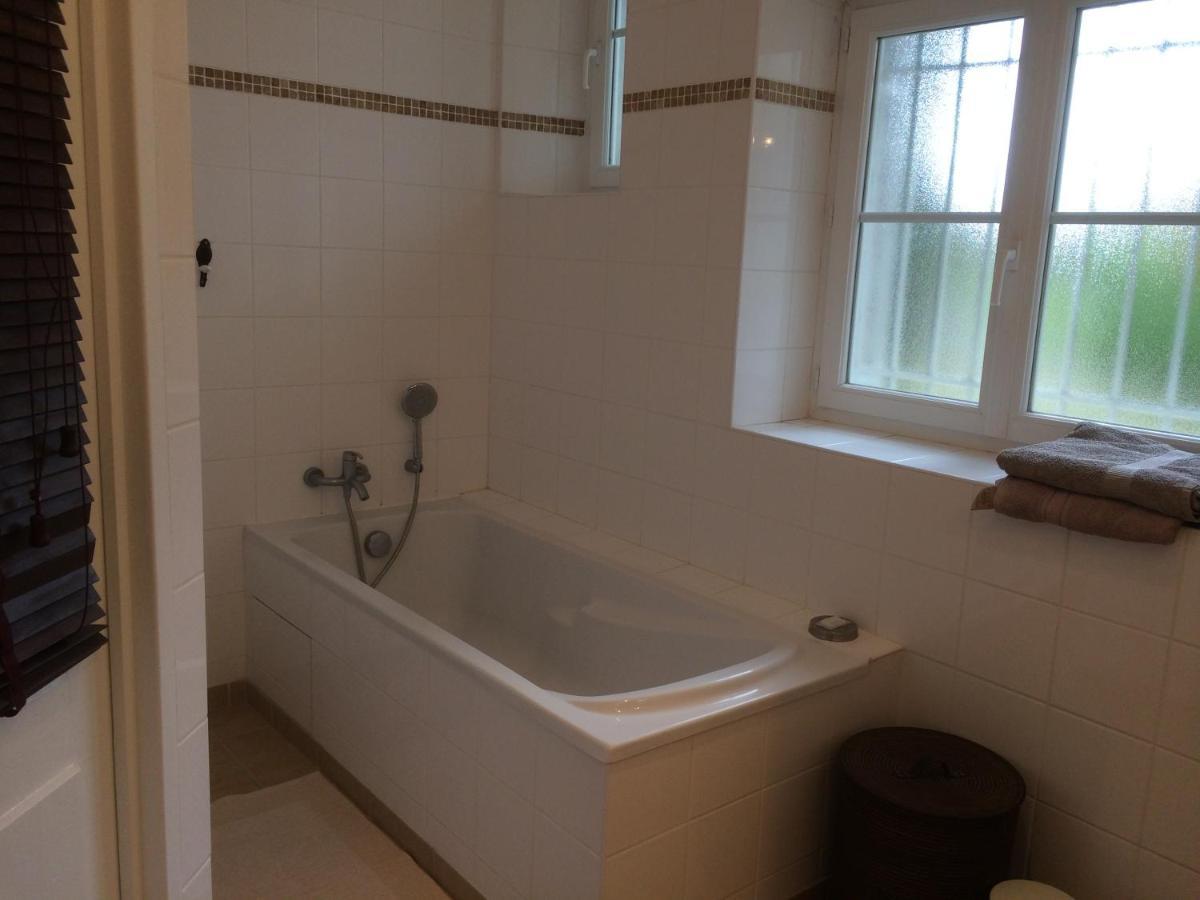 La Bretauche Apartment Checy Bagian luar foto