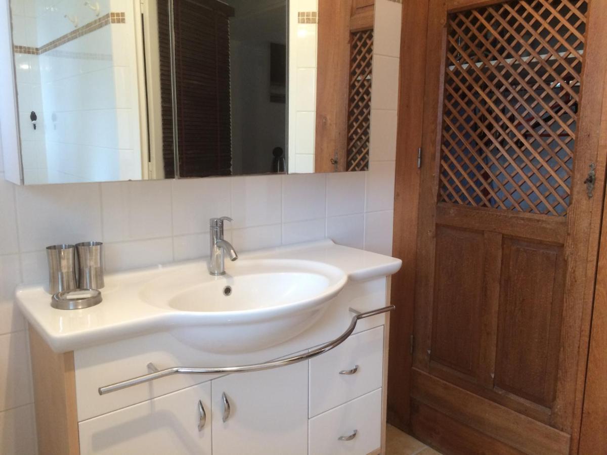 La Bretauche Apartment Checy Bagian luar foto